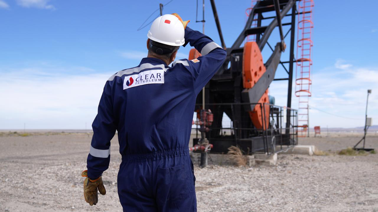Clear Petroleum crece en Santa Cruz.